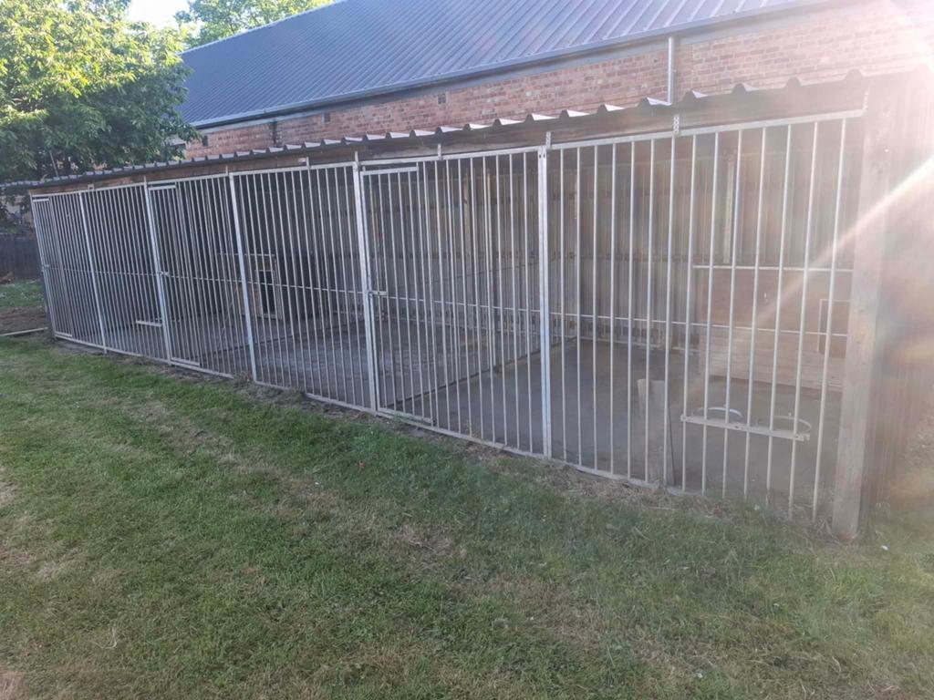 A vendre chenil, Enlèvement, Utilisé, Fer, Clôture en treillis métallique