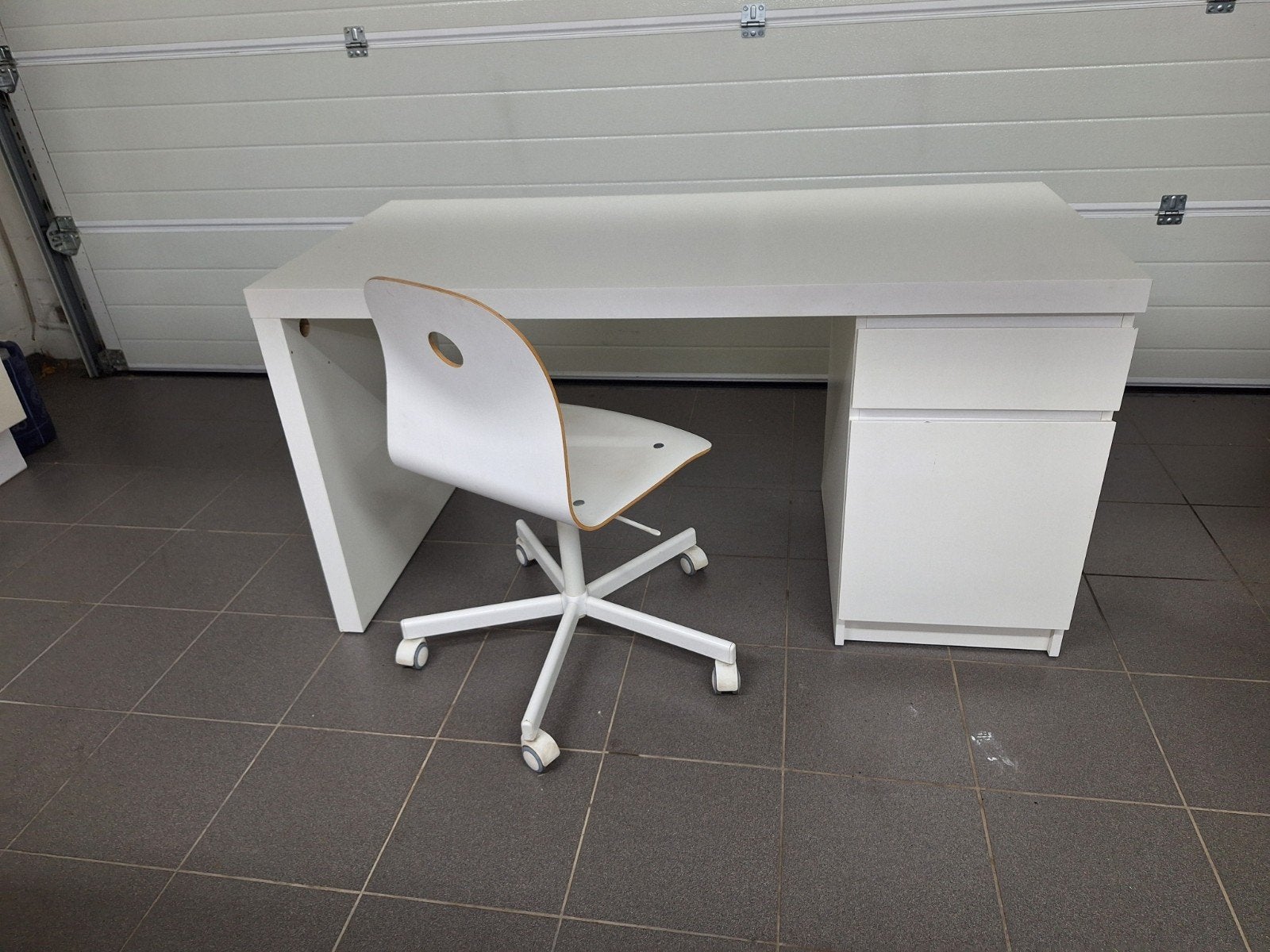 bureau + stoel, Huis en Inrichting, Ophalen, Gebruikt, IKEA, Wit
