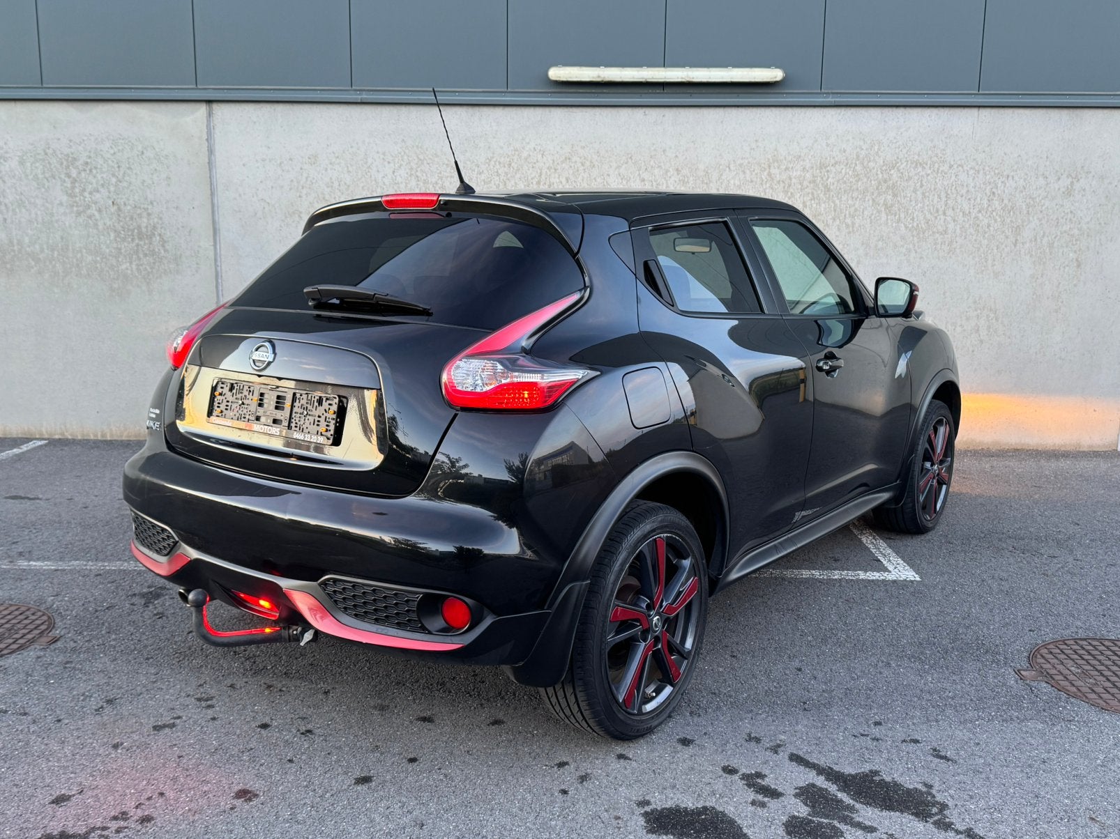 nissan juke - 2015 - AUTOMAAT - 103.000 km - PANO - benzine, Auto's, Automaat, Euro 6, 1600 cc, Zwart