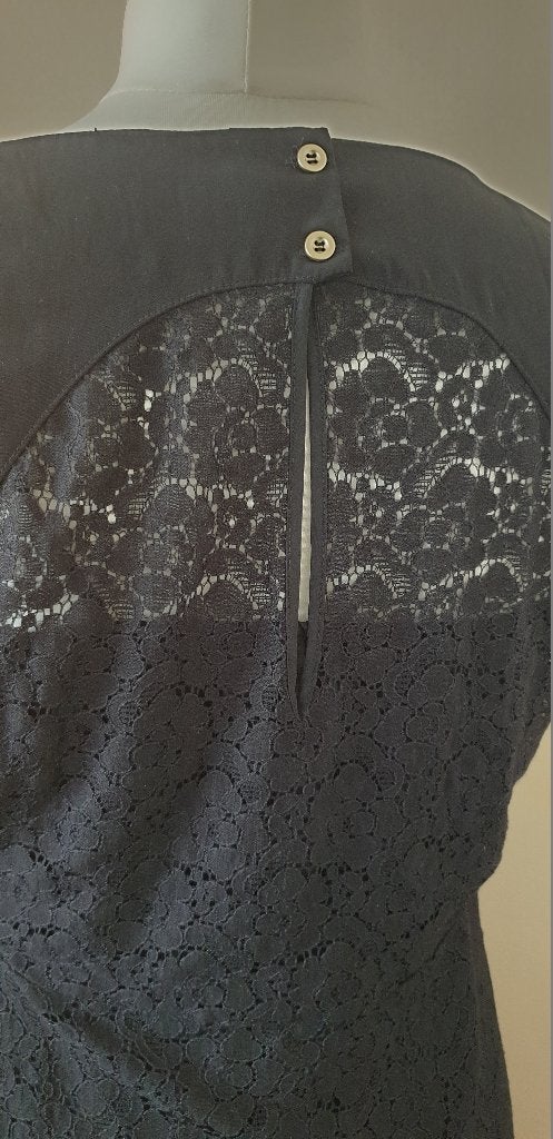 Article NEUF : Robe noire Vero Moda - Taille L, Enlèvement ou Envoi, Vero Moda, Longueur genou, Noir