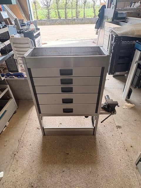 Aluca (1153) L100 B32 H115 €649, Ophalen, Gebruikt