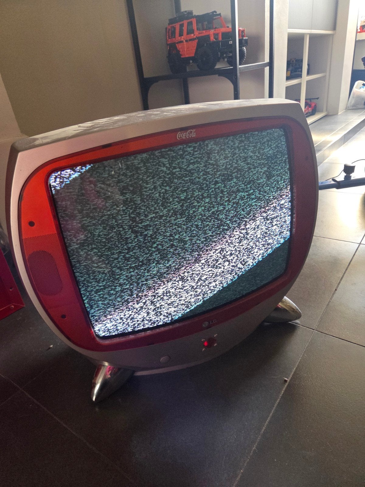 Werkende coca cola tv, Enlèvement