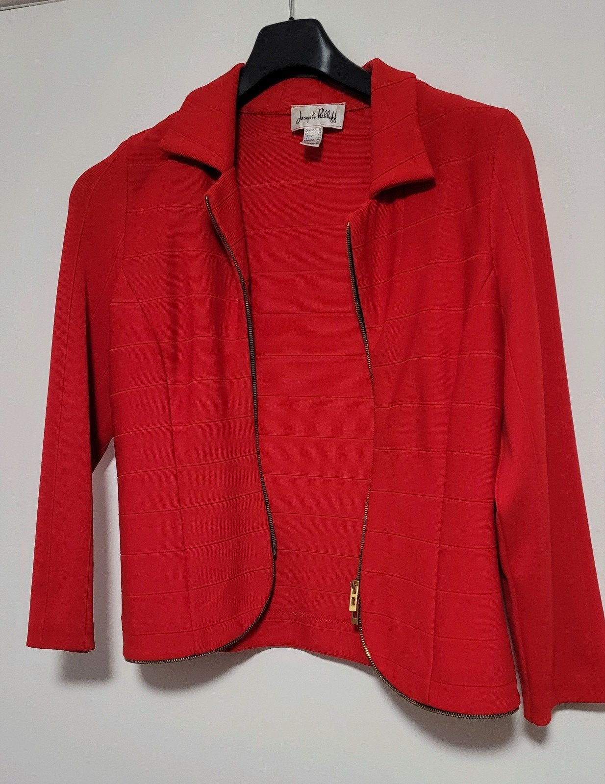 JOSEPH RIBKOFF Red Zip, Ophalen