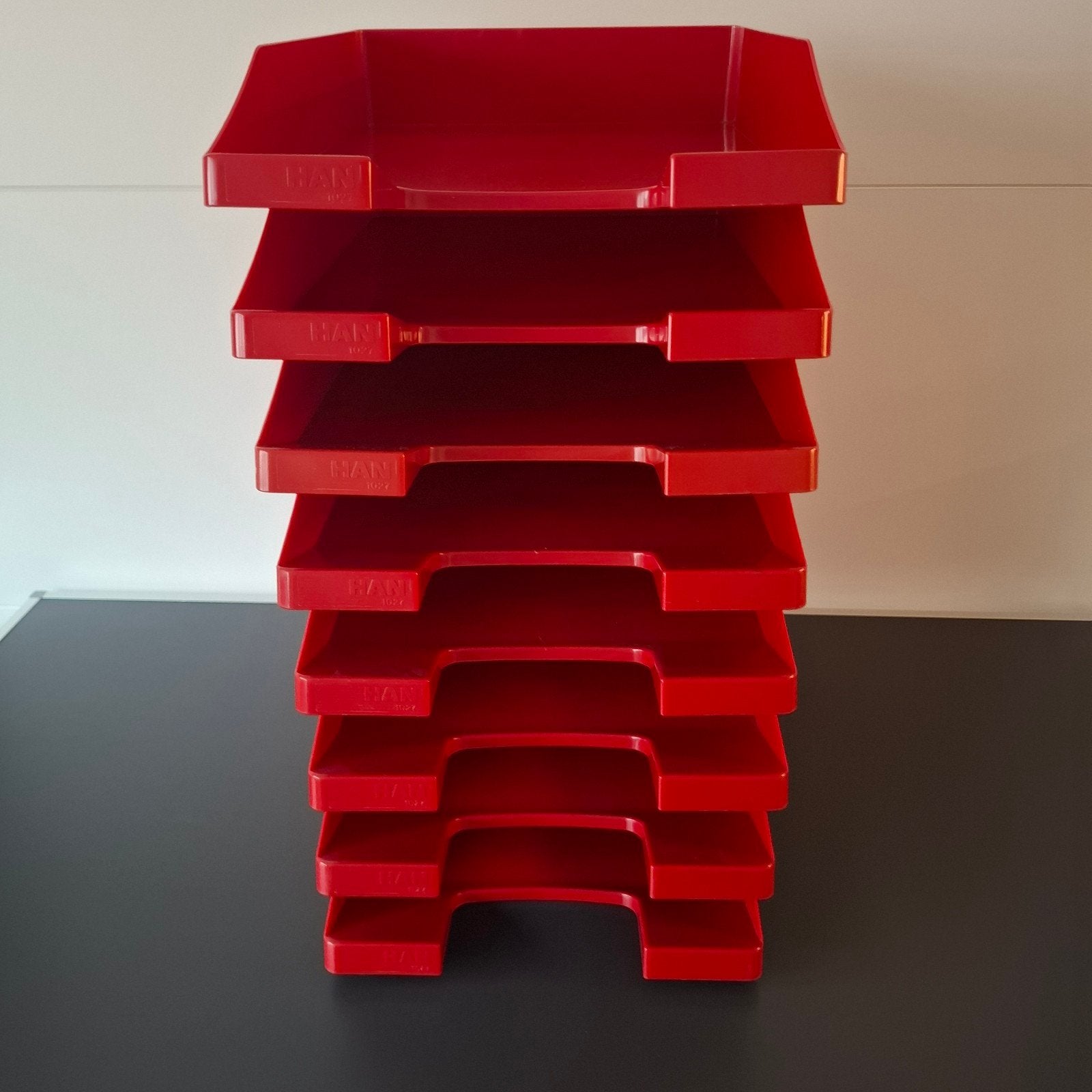 8 bacs à lettres en plastique standard HAN A4 rouges, Divers, Accessoires de bureau, Enlèvement, Comme neuf