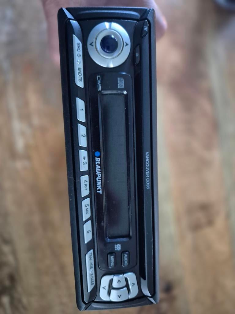 Autoradio Blaupunkt, Enlèvement
