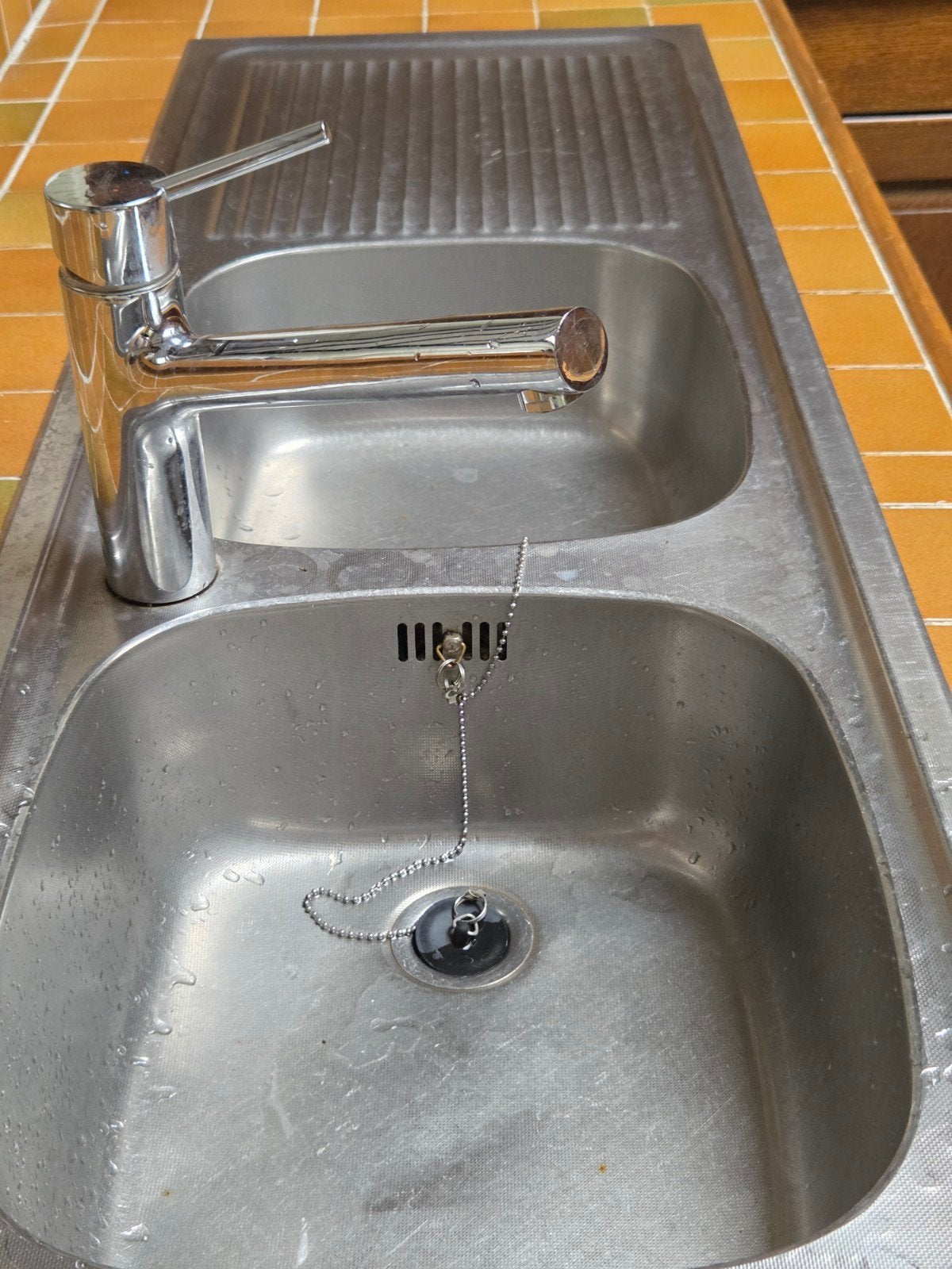 2 spoelbakken, kraan van Hansgrohe, en afdruipzone, Ophalen, Gebruikt, Minder dan 25 cm, 100 tot 150 cm