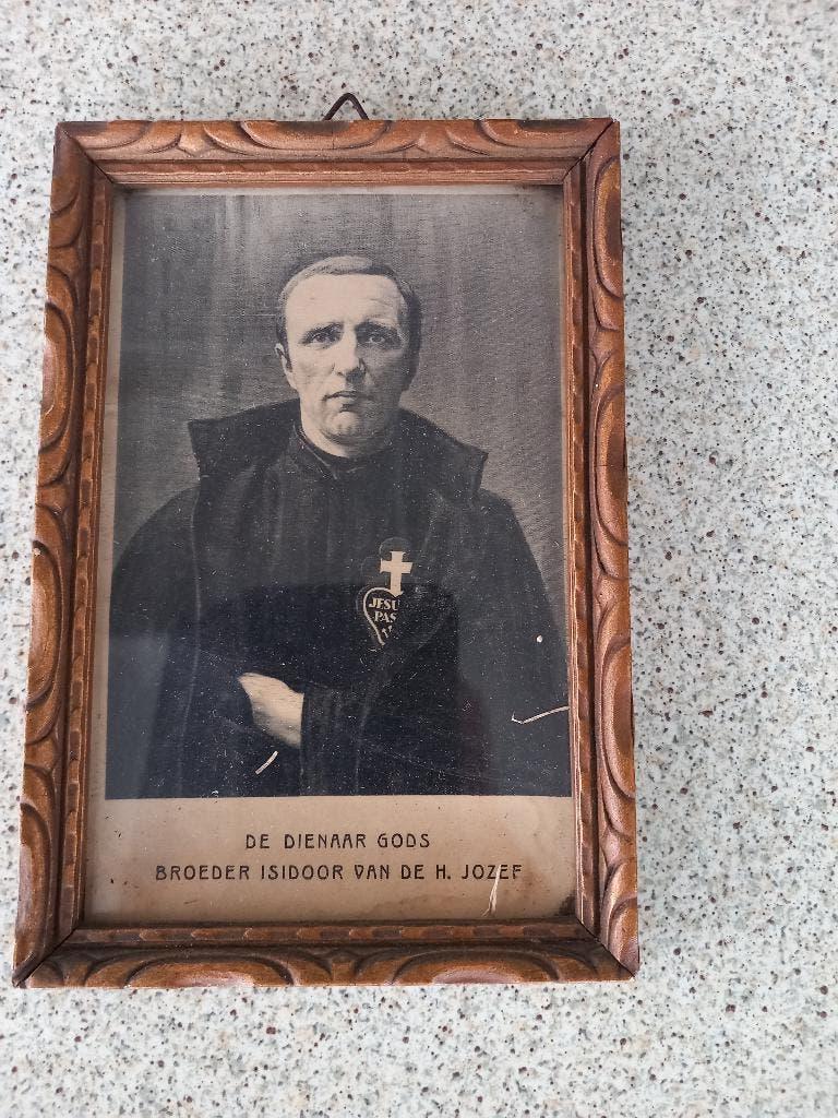 Foto in kader van Broeder Isidoor., Ophalen of Verzenden, Zo goed als nieuw, Christendom | Katholiek