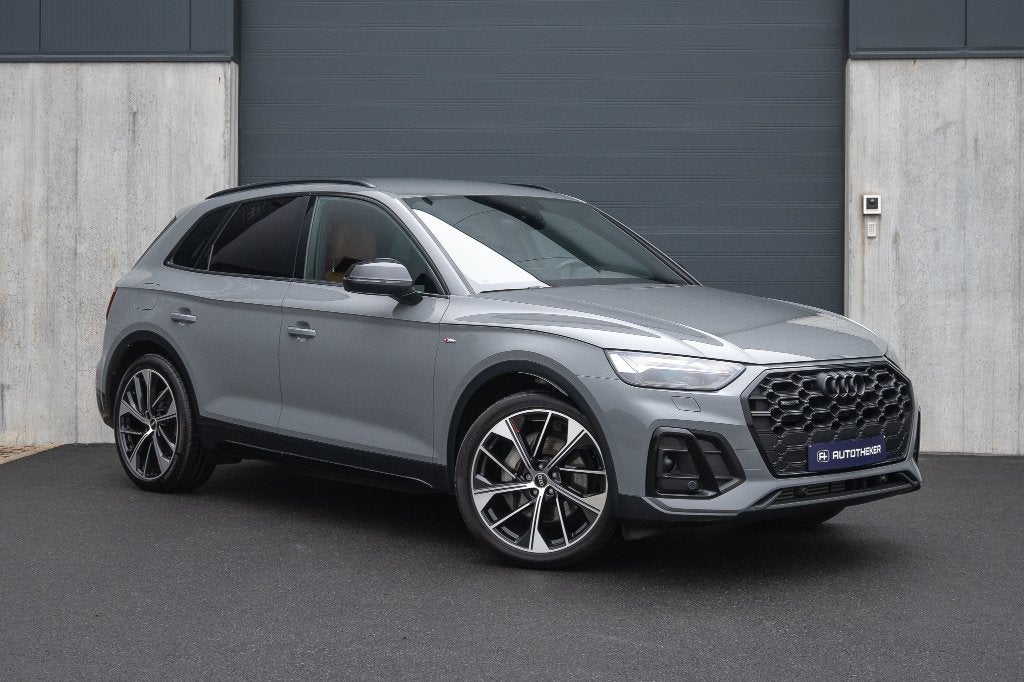 Audi Q5 55 TFSIe Plug-in S-Line / Audi Exclusive /, Autos, Cuir, Argent ou Gris, Achat, Q5