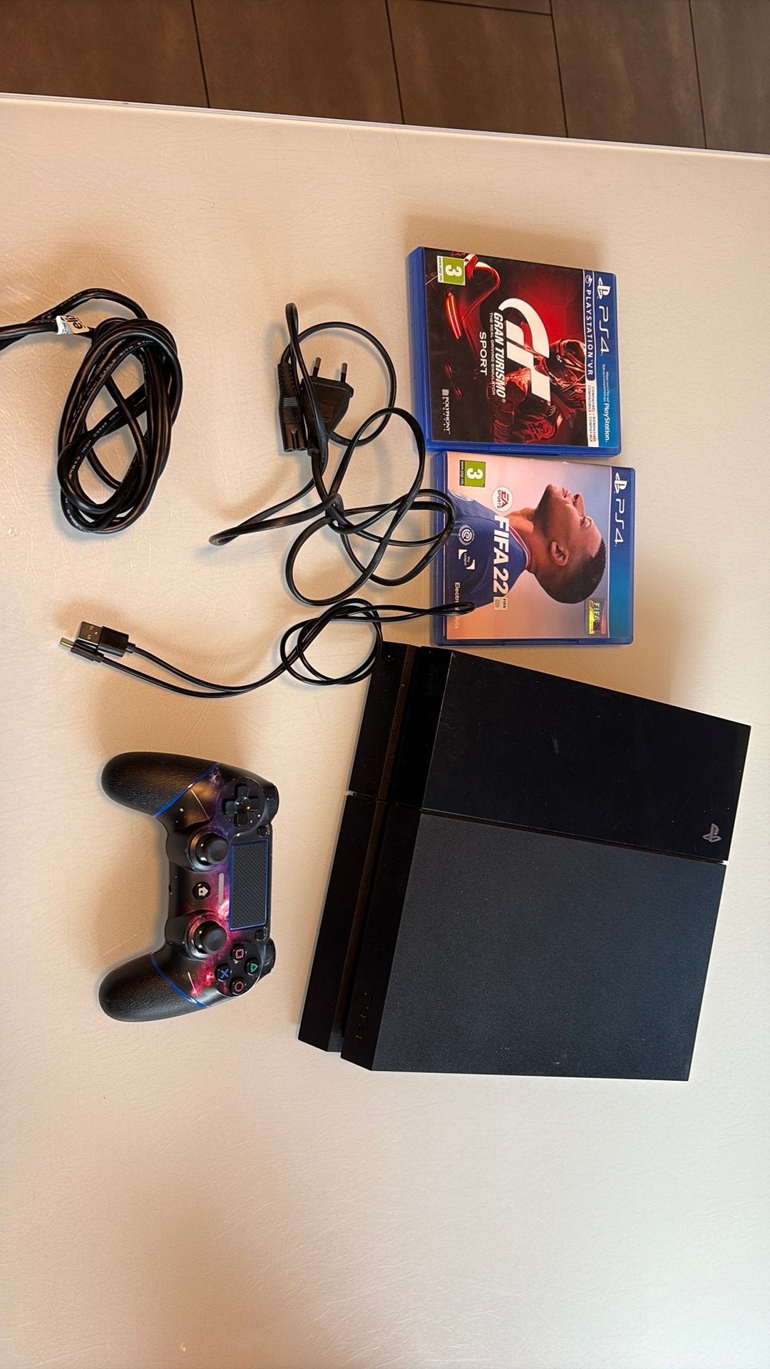 PS4 Fat 1To avec manette Gran Turismo et Fifa 22, Avec 1 manette, Enlèvement, Utilisé, 1 TB