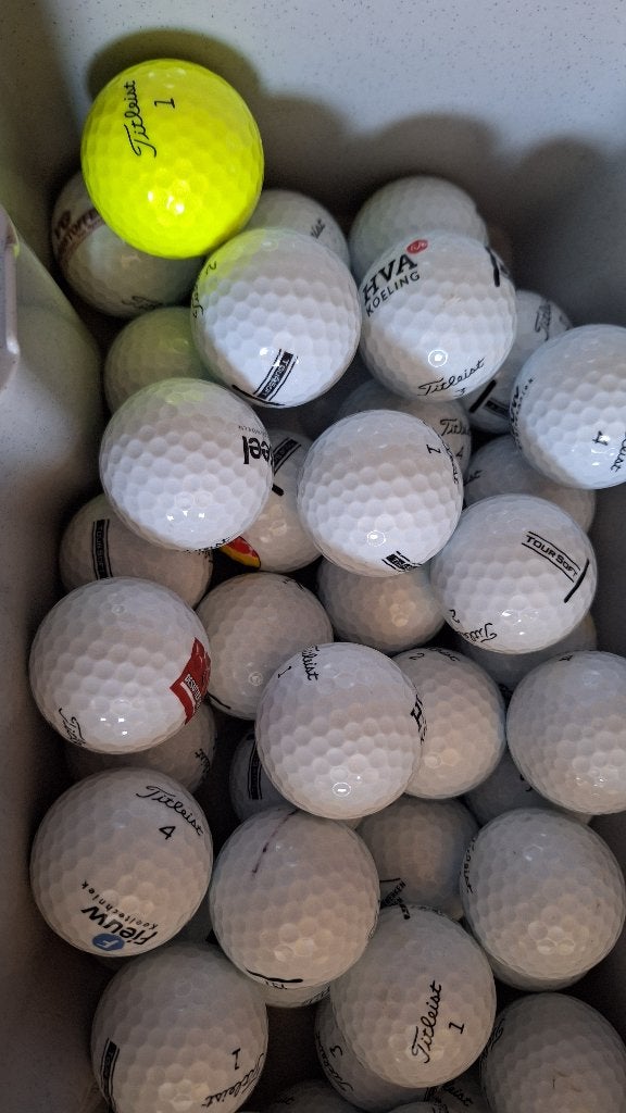 45 Titleist Tour soft golfballen, Sport en Fitness, Golf, Ophalen of Verzenden, Zo goed als nieuw, Bal(len)