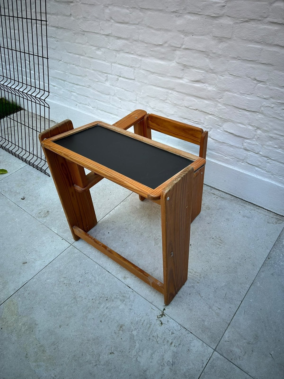 Kindertafel/krijtbord, Ophalen, Zo goed als nieuw