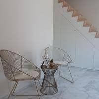 Gouden bijzettafeltje, Huis en Inrichting, Minder dan 55 cm, Metaal of Aluminium, Zo goed als nieuw, Ophalen