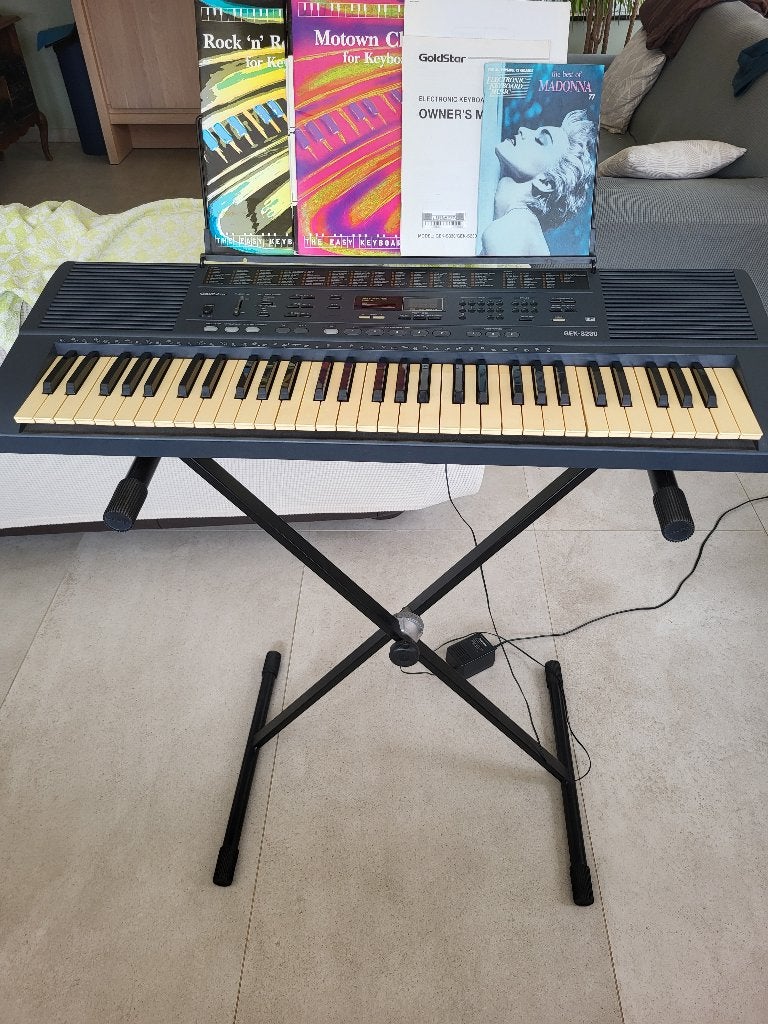 Keyboard Goldstar, Musique & Instruments, Claviers, Utilisé, 61 touches, Autres marques, Avec pied, Enlèvement