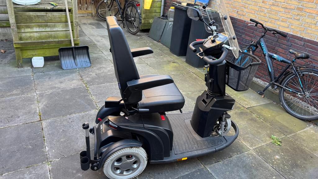 Scootmobiel Sterling Elite 2 Plus bj 2023 €1750,-, Enlèvement ou Envoi, 15 km ou moins, Comme neuf, 11 à 15 km/h