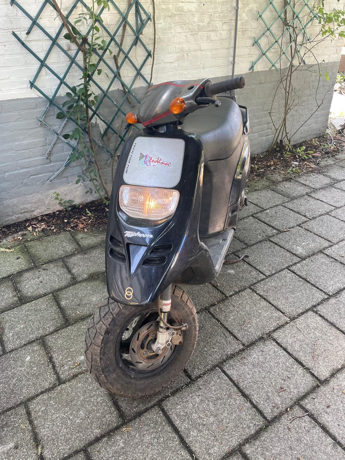 Gilera Typhoon 50cc met 7100km, Fietsen en Brommers, Scooters | Piaggio, Ophalen, Zo goed als nieuw
