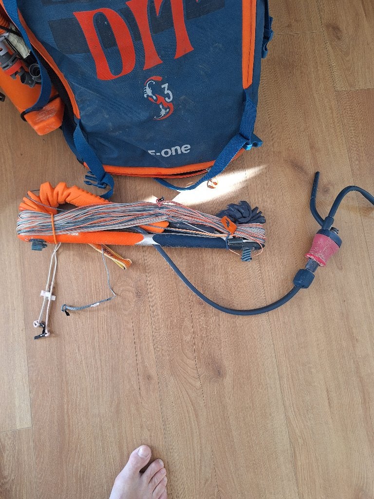 Ail de kite, Enlèvement, Comme neuf