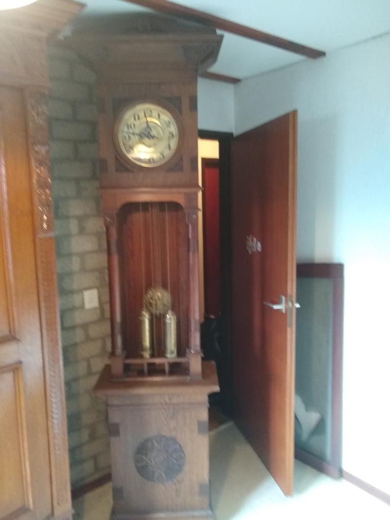 Eiken Jugendstil staande klok, Ophalen, Zo goed als nieuw, Analoog, Staande klok