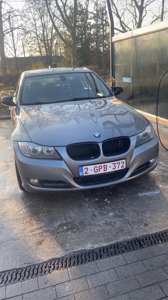 Bmw 3 serie, Auto's, BMW, Particulier, 3 Reeks, Benzine, Euro 5, 5 deurs, Handgeschakeld, Zilver of Grijs, Zwart, Ophalen