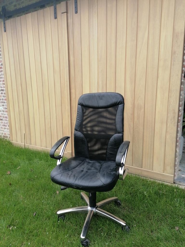 Gratis bureastoel, Ophalen