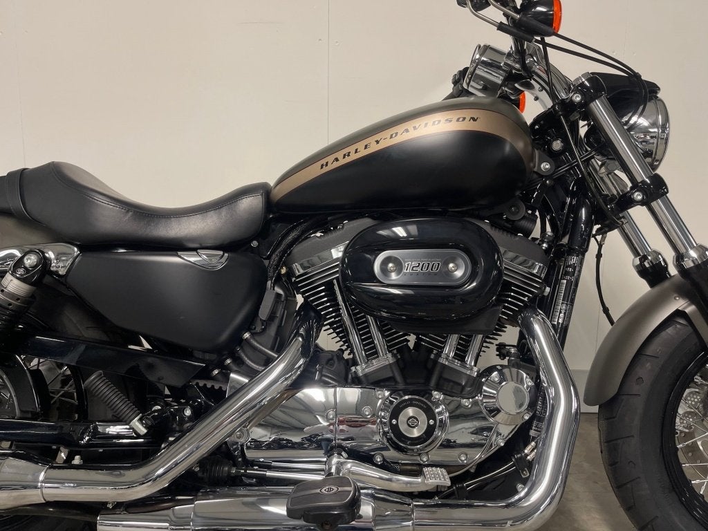 Harley-Davidson SPORTSTER XL1200C CUSTOM (bj 2018), Motoren, Harley-Davidson, Customerservices@harley‑davidson.com, Gebruikt, 1202 cc