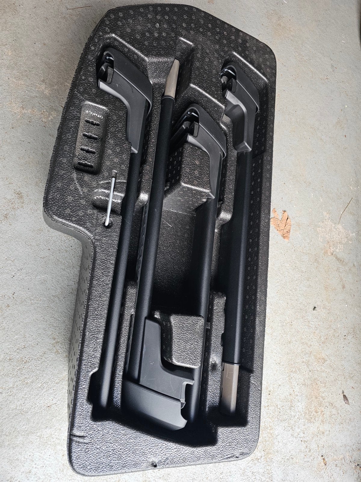 Volvo XE90 dakdragers, Ophalen