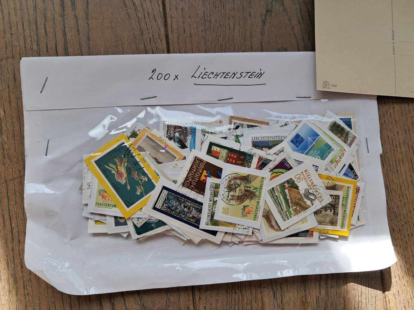 Lot 200 timbres : Liechtenstein, Timbres & Monnaies, Enlèvement ou Envoi