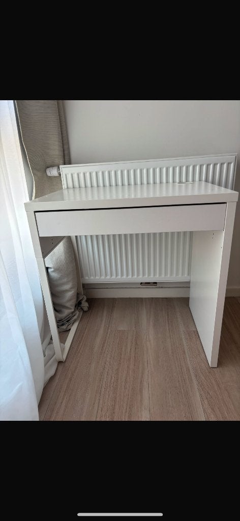 Bureau MICKE ikea, Autres types, Classique, Comme neuf, Enlèvement