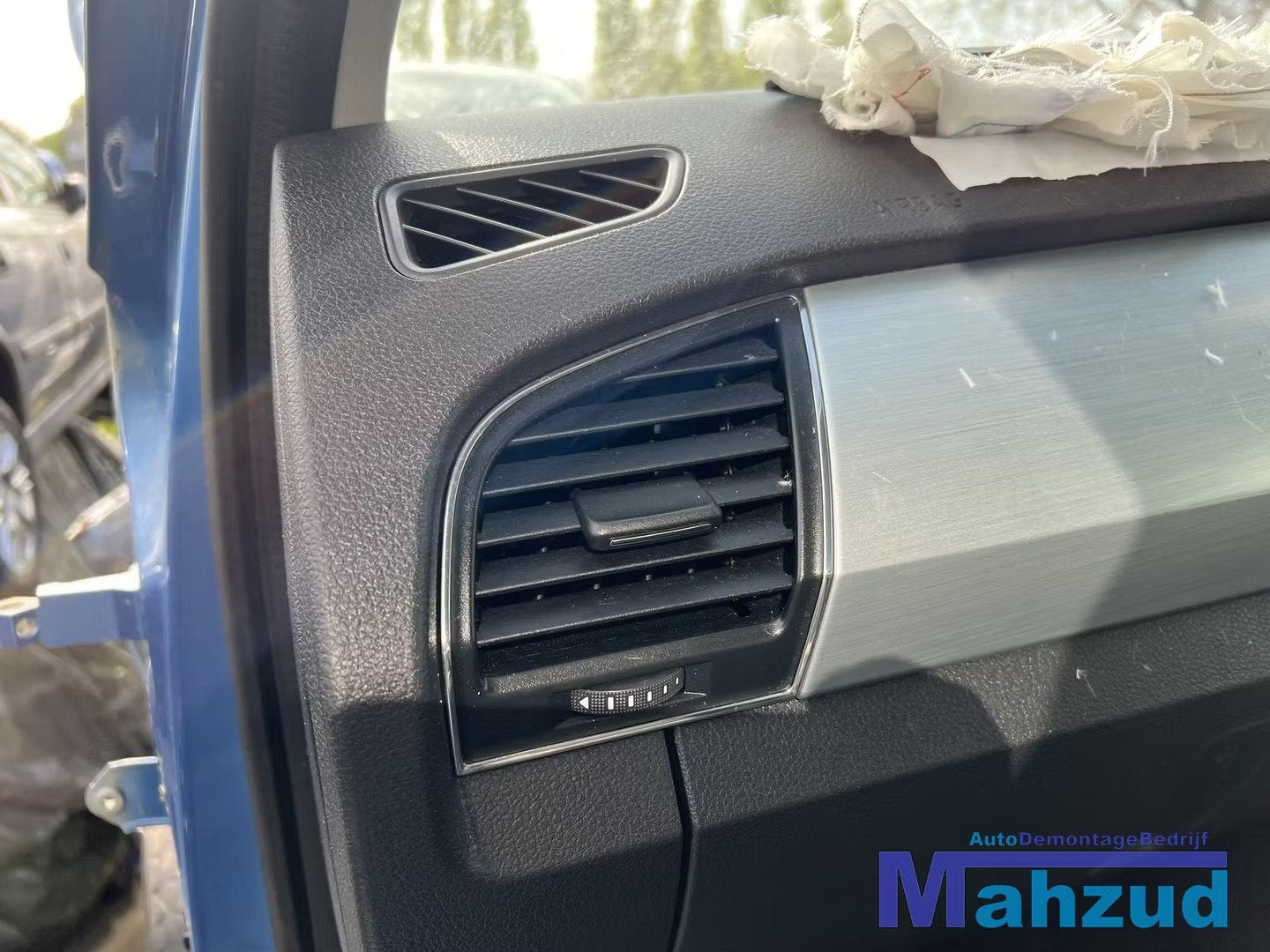 SKODA FABIA 3 Links luchtrooster dashboard 2014-2021, Infoline@skoda-auto.cz, Tr. Vaclava Klementa 869
293 01  Mlada Boleslav, CZ