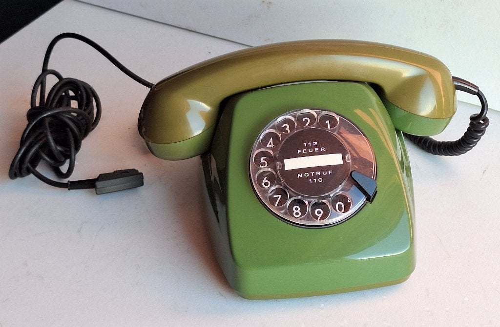 Joli ancien téléphone vintage allemand vert FeTap, Enlèvement ou Envoi, Autres types