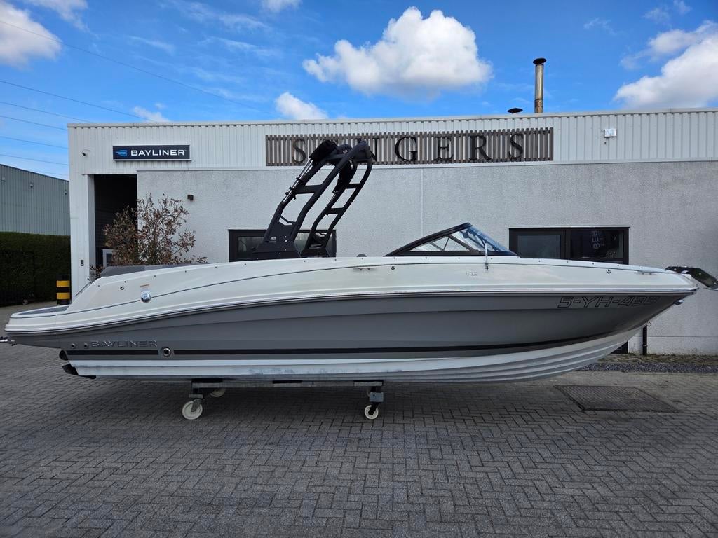 Bayliner VR6 - full options - bj. 2025 - unieke prijs!, Watersport en Boten, Ophalen, Binnenboordmotor, Zo goed als nieuw, 200 pk of meer