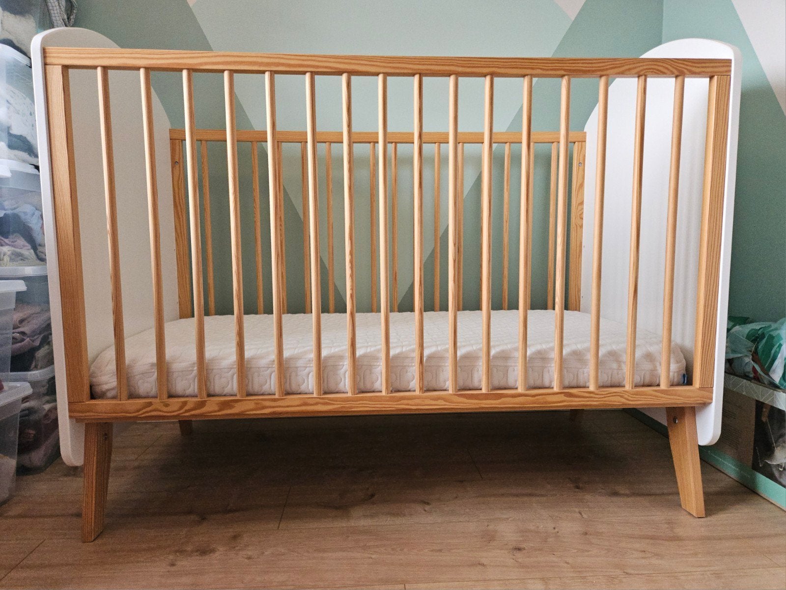 Stijlvol houten kinderbedje / babybedje inc. matras, Kinderen en Baby's, Babywiegjes en Ledikanten, Ophalen