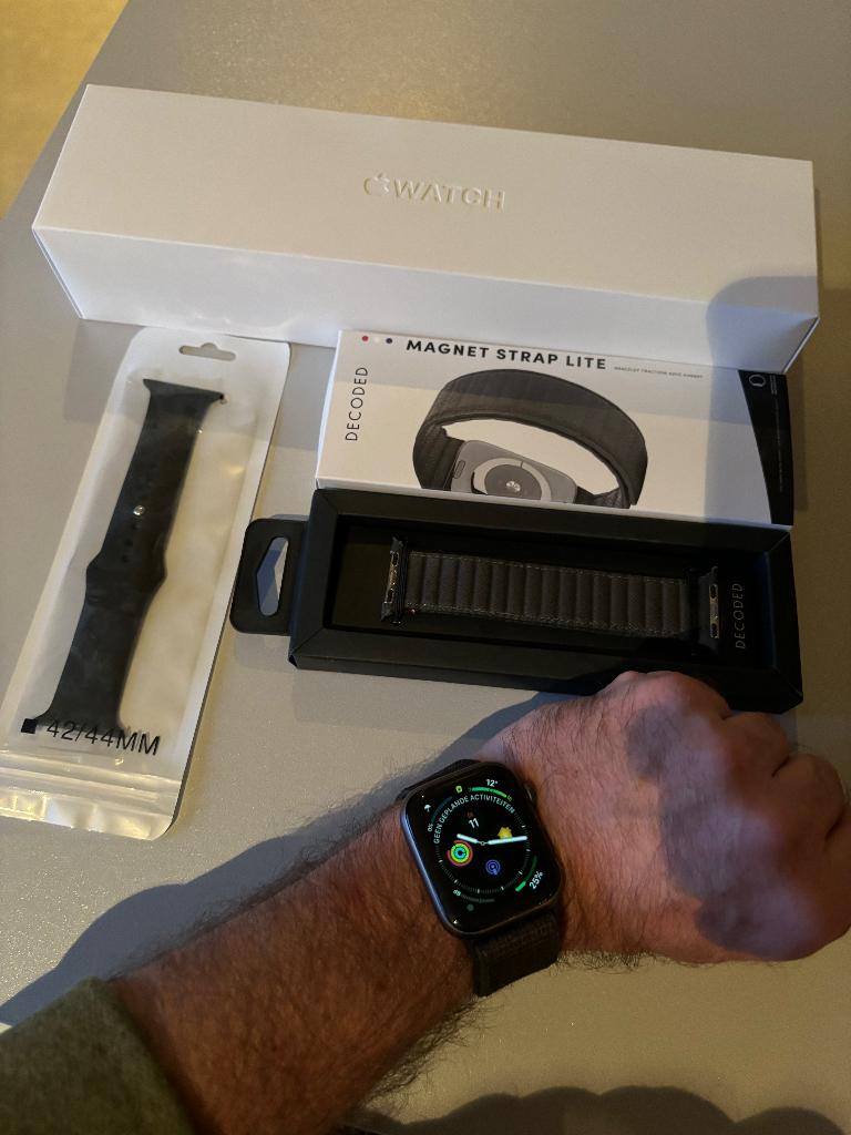Apple watch series 5, Handtassen en Accessoires, Smartwatches, Gebruikt, iOS, Zwart, Afstand, Calorieverbanding, Conditie, GPS
