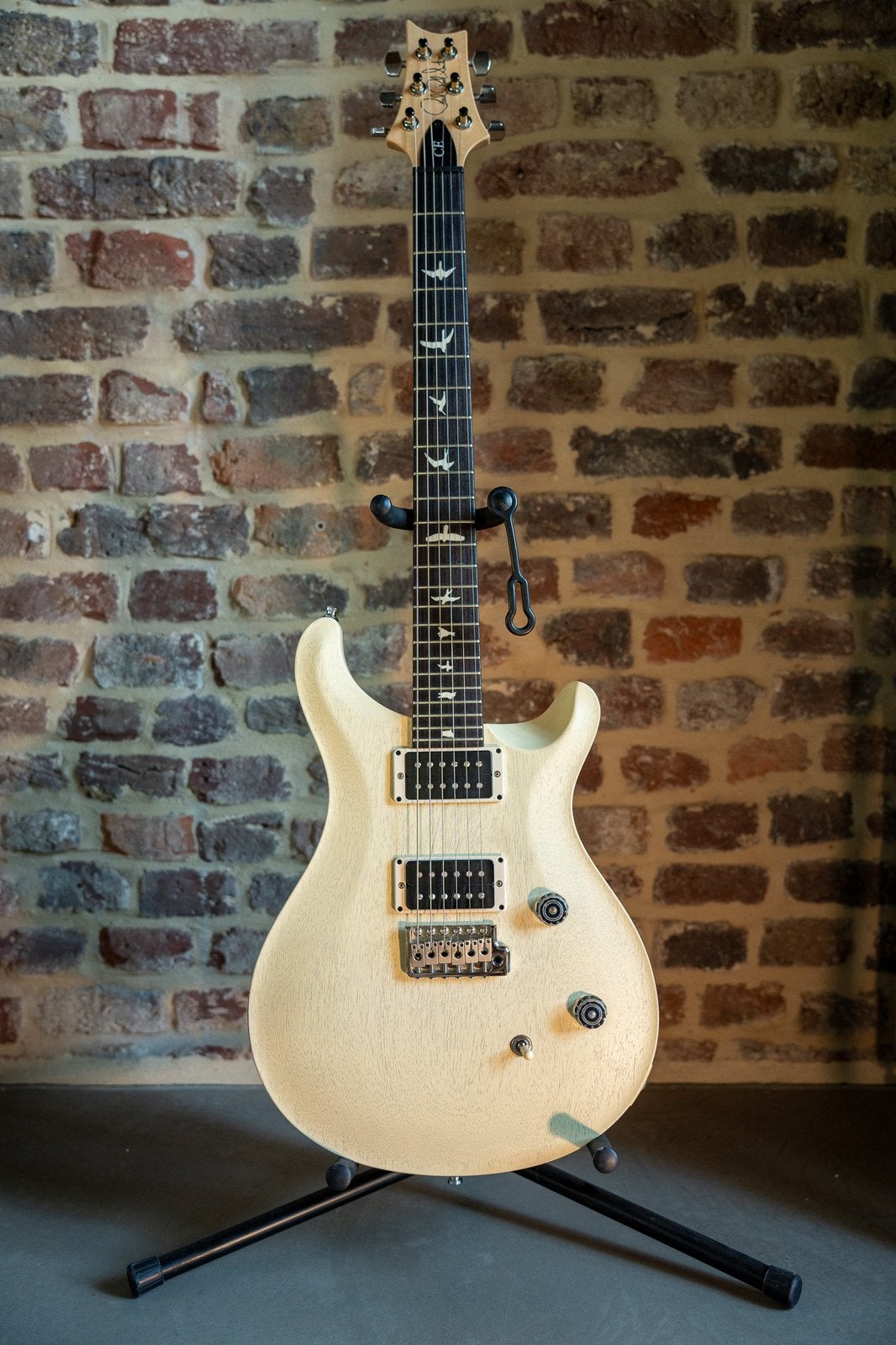 PRS CE24 2021 standard Satin met koffer en bag, Musique & Instruments, Instruments à corde | Guitares | Électriques, Comme neuf