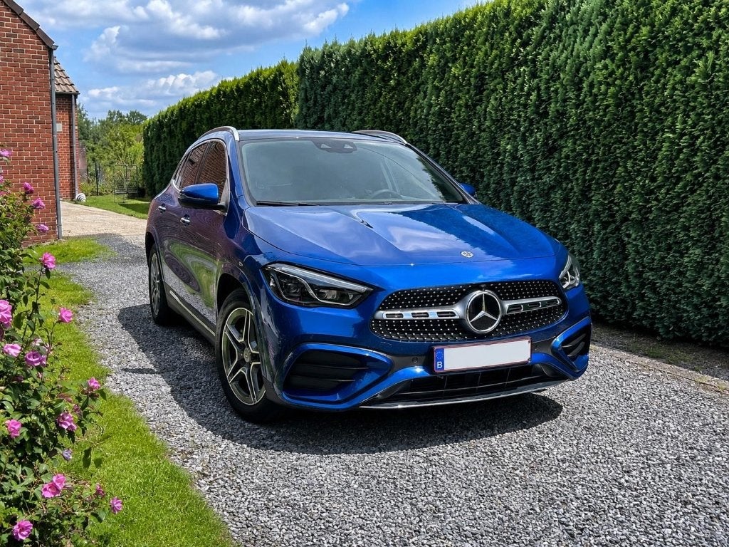 Mercedes GLA 250 E Hybride AMG LINE PACK PREMUIM PLUS, Auto's, Mercedes-Benz, Dealer onderhouden, Euro 6, 4 cilinders, Blauw