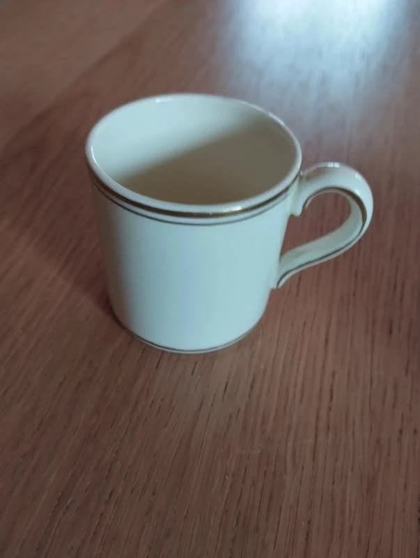 Tasse à café vintage en porcelaine. Wedgwood, Antiquités & Art, Enlèvement