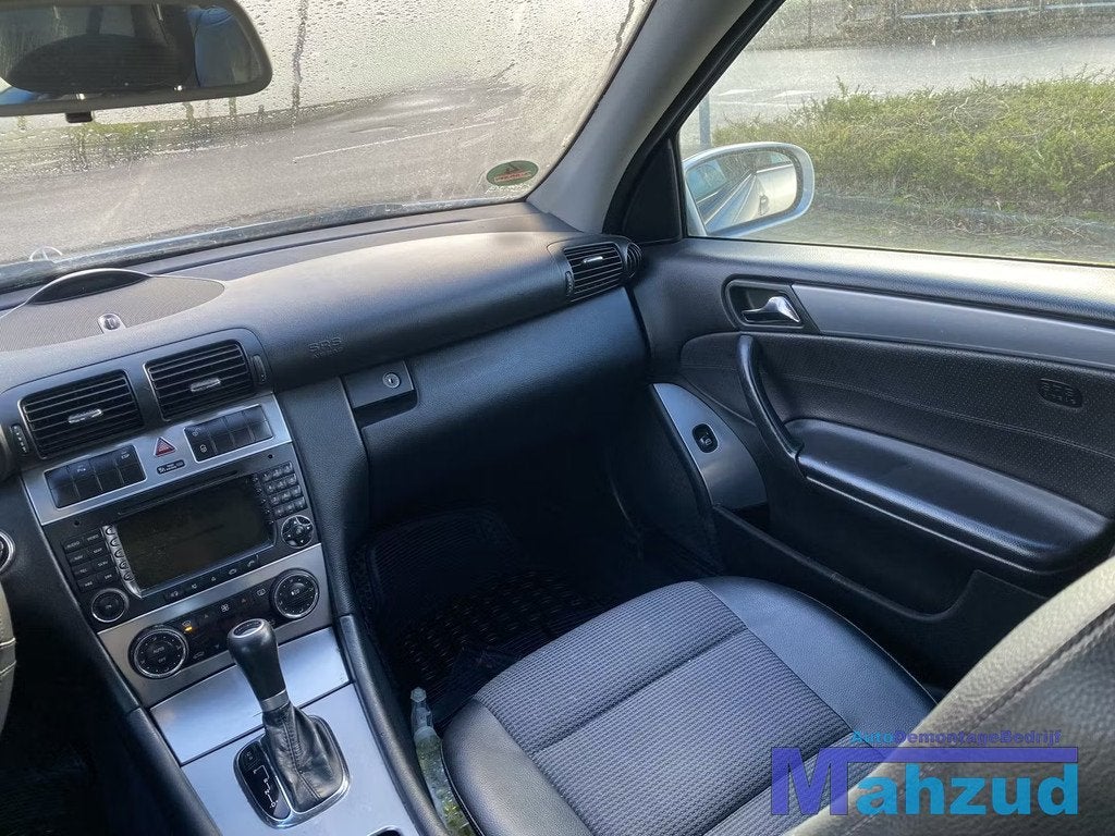 MERCEDES C-KLASSE W203 S203 Dashboardkast handschoenenkast 2, Mercedes-Benz AG, Mercedes-Benz, Utilisé, Mercedesstrasse 120
70372  Stuttgart, DE