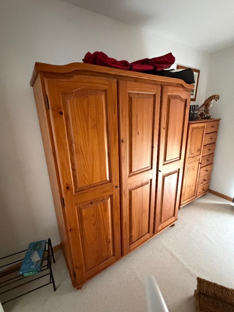grote kleerkast, Huis en Inrichting, Kasten | Kleerkasten, Ophalen, Met deur(en), Gebruikt, 100 tot 150 cm