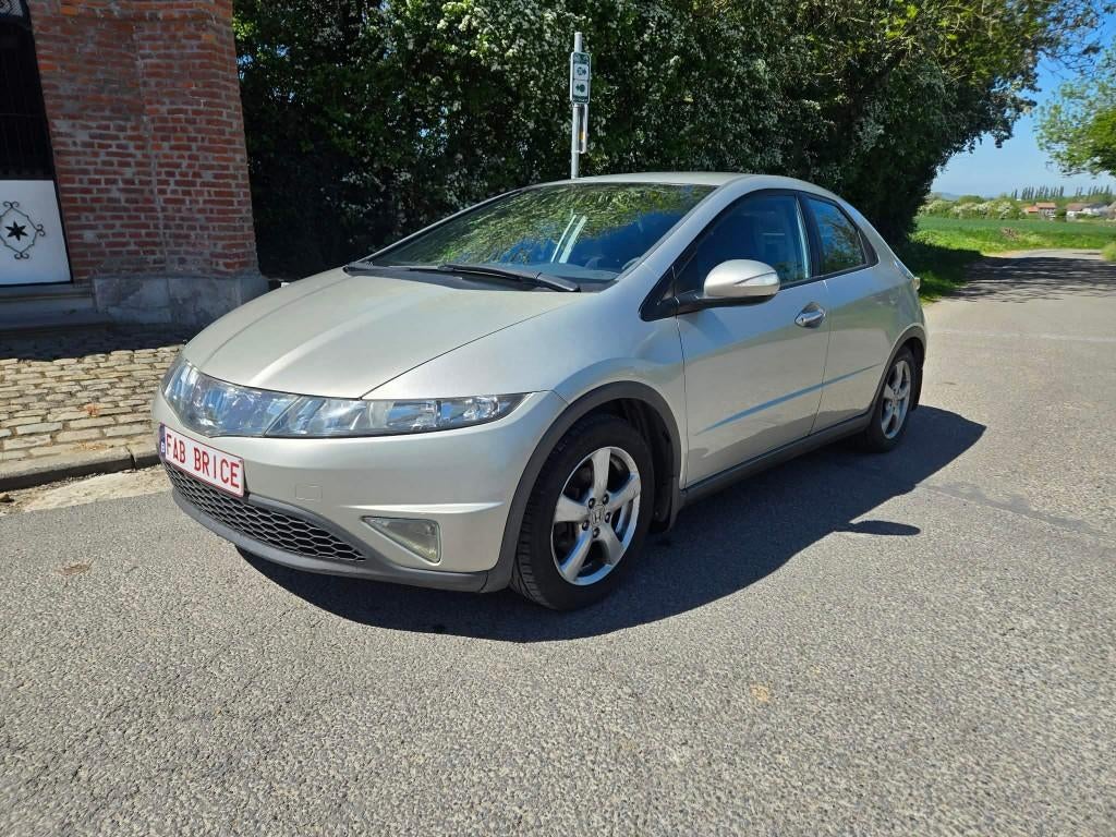 Honda Civic 1.4 83cv 155000Km prête à immatriculer, Auto's, Honda, Stof, Bedrijf, 5 deurs, Zilver of Grijs