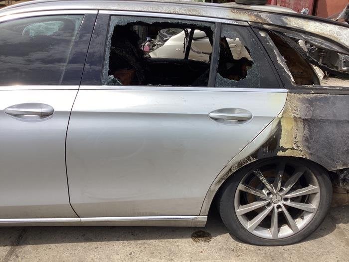 Portière 4portes arrière gauche d'un Mercedes E-Klasse (77, 3 mois de garantie, Utilisé, Porte, -