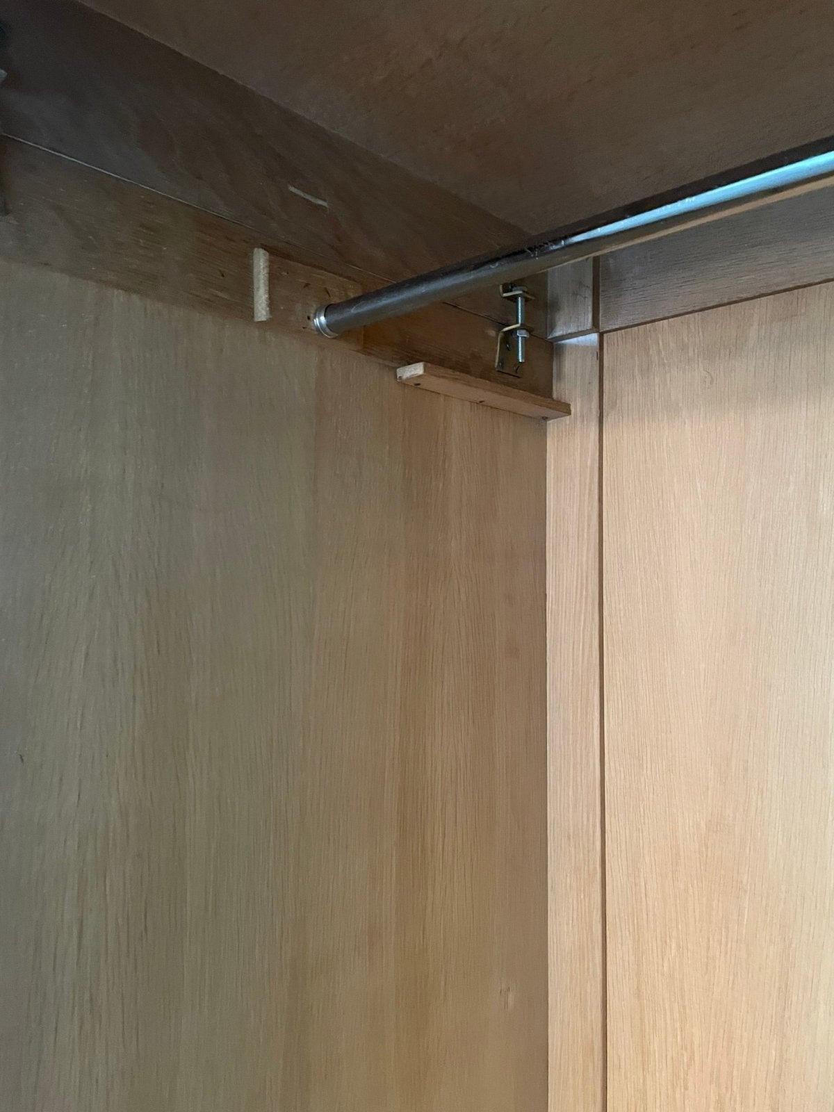 kleren kast in hout, Enlèvement, Comme neuf