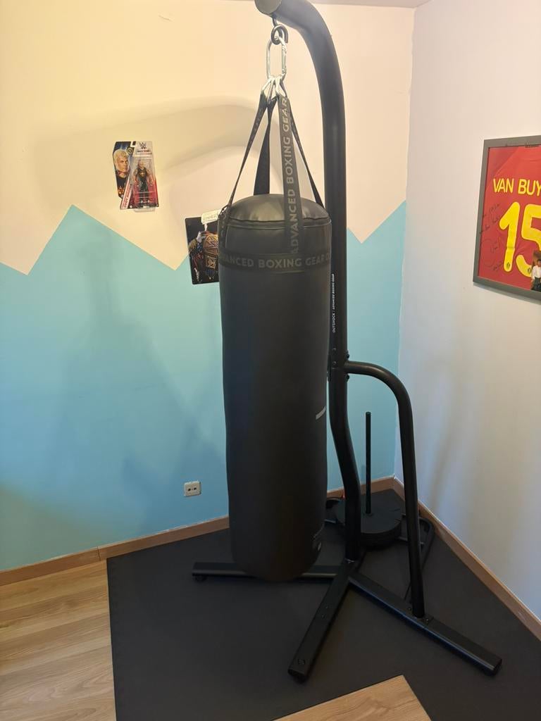 Sac de frappe + struxture + poids, Sports & Fitness, Boxe, Comme neuf, Enlèvement