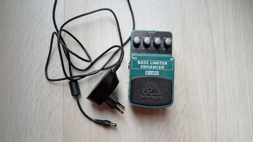 Behringer BLE400 Bass Limiter Enhancer + adapter, Muziek en Instrumenten, Ophalen of Verzenden, Zo goed als nieuw, Compressor