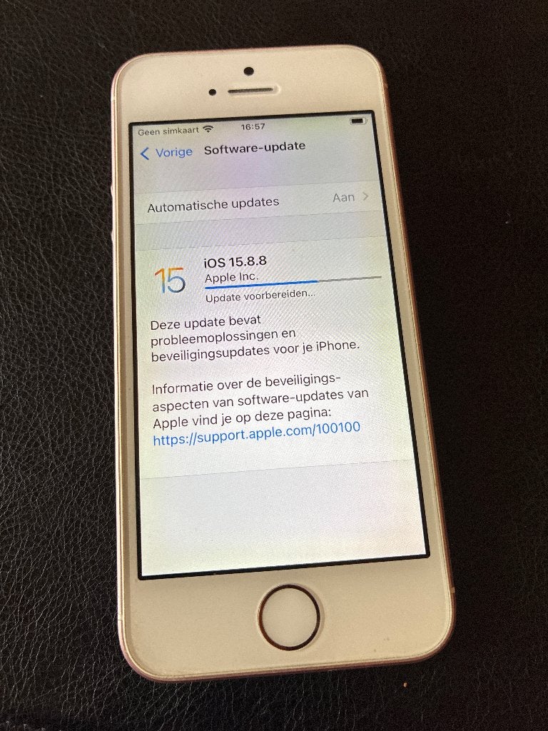 iPhone SE roze, Gebruikt, IPhone SE (2016), Ophalen of Verzenden, Metaal