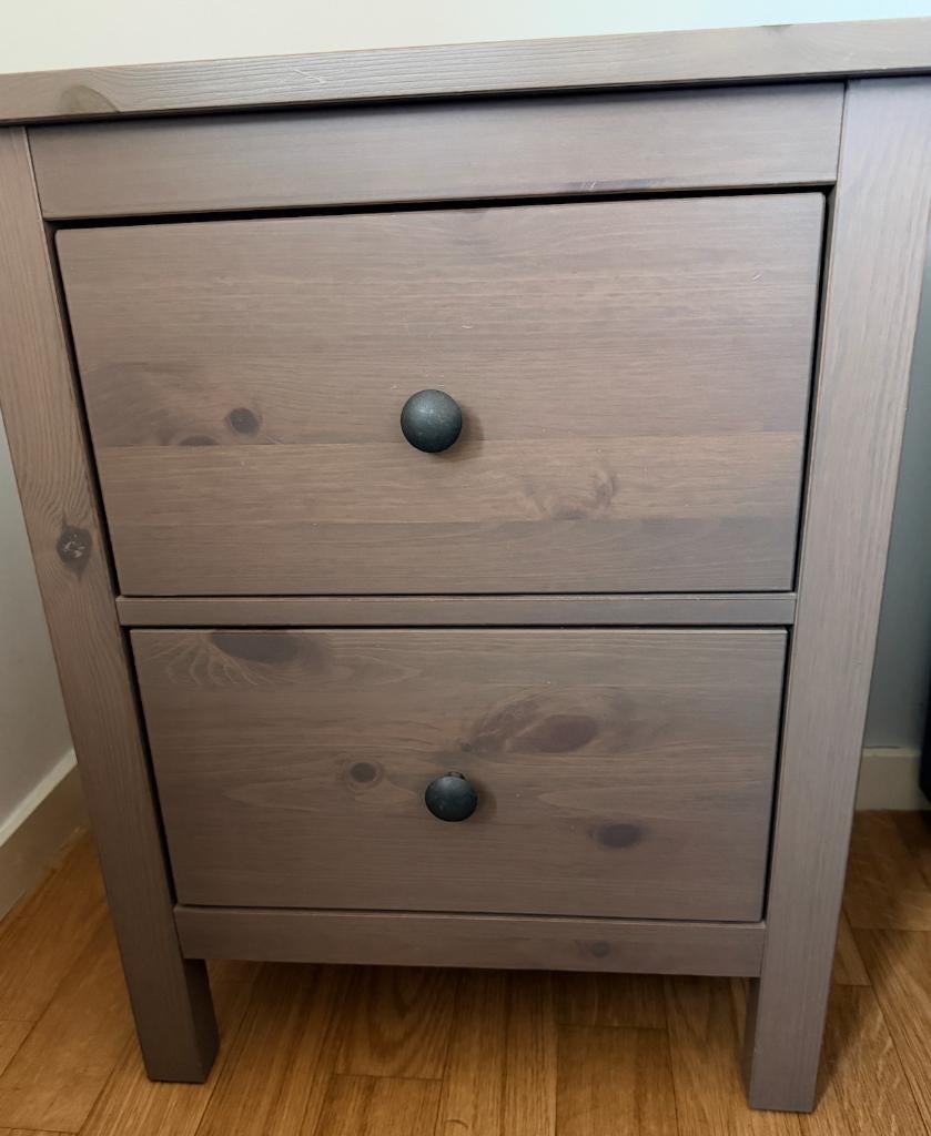 2 nachtkastjes Hemnes, Huis en Inrichting, Ophalen, Gebruikt, 55 tot 70 cm, 45 tot 65 cm