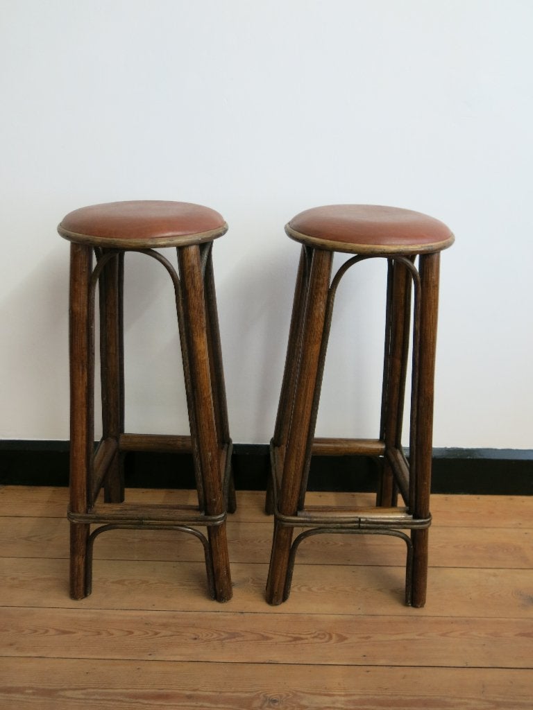 Ensemble de deux tabourets de bar vintage en rotin, Avec repose-pieds, 2 tabourets, Comme neuf, Enlèvement