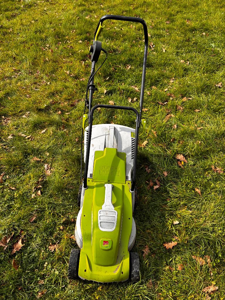 Elektrische grasmaaier, Tuin en Terras, Grasmaaiers, Ophalen, Gebruikt, 40 t/m 49 cm, Elektrische grasmaaier