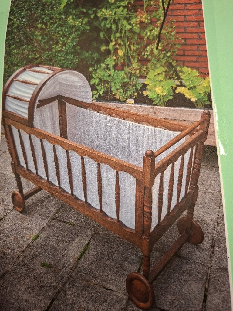Houten wieg, Ophalen, Gebruikt, Wieg