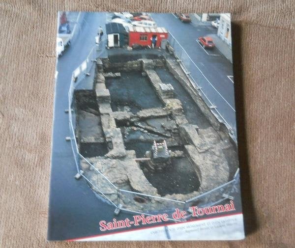 Saint-Pierre de Tournai (Raymond Brulet et Laurent Verslype), Livres, Histoire nationale, Enlèvement ou Envoi, Utilisé