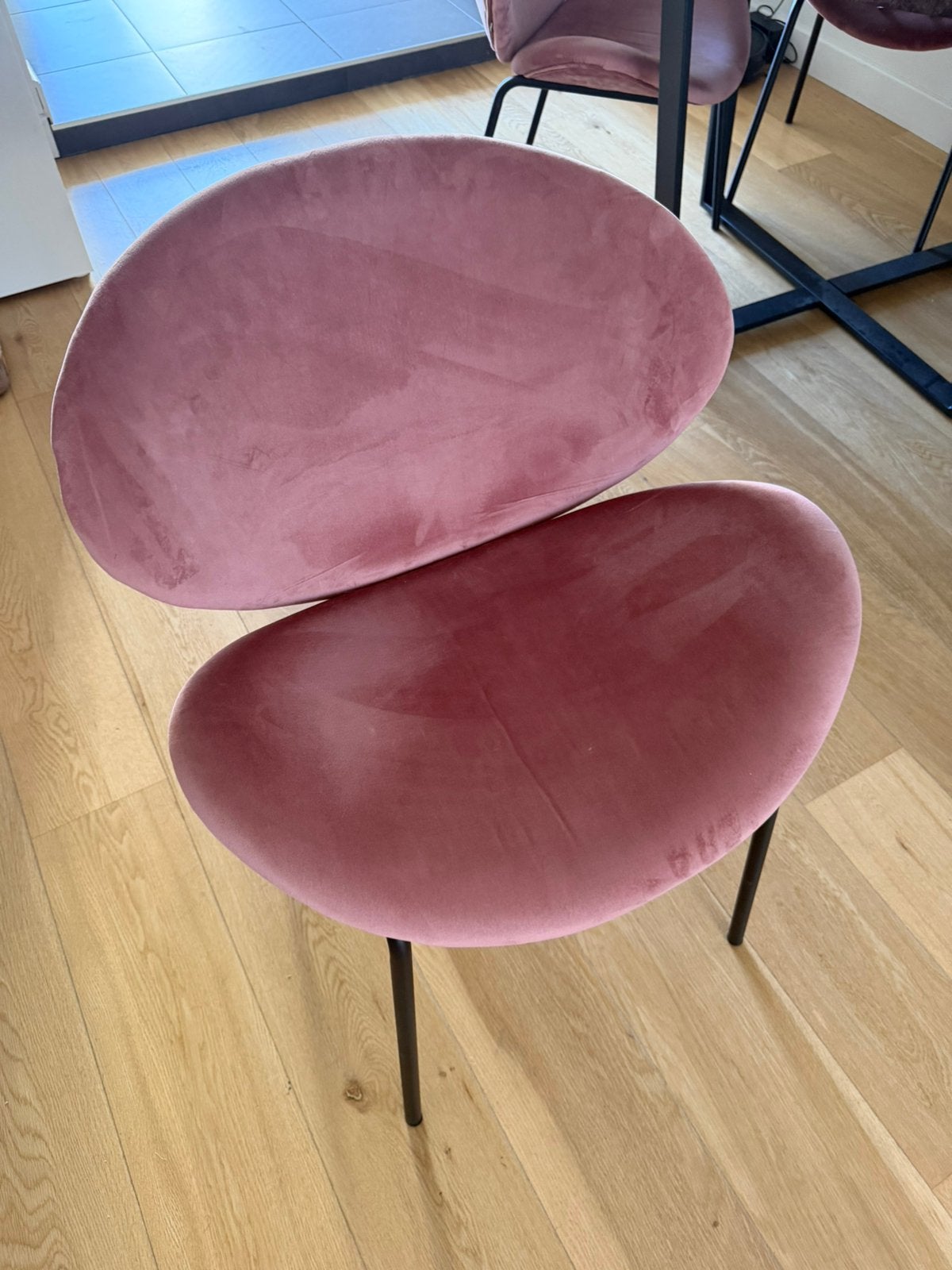 SKLUM velvet eetkamerstoel oudroze/roze – metaal onderstel, Ophalen, Overige kleuren, Overige materialen, Zo goed als nieuw
