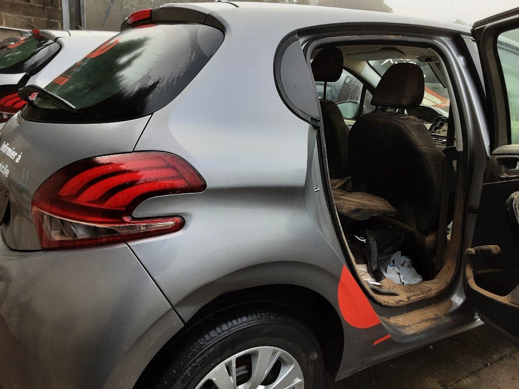 AILE ARRIÈRE DROIT Peugeot 208 I (CA / CC / CK / CL), Utilisé, Arrière, Peugeot, Garde-boue